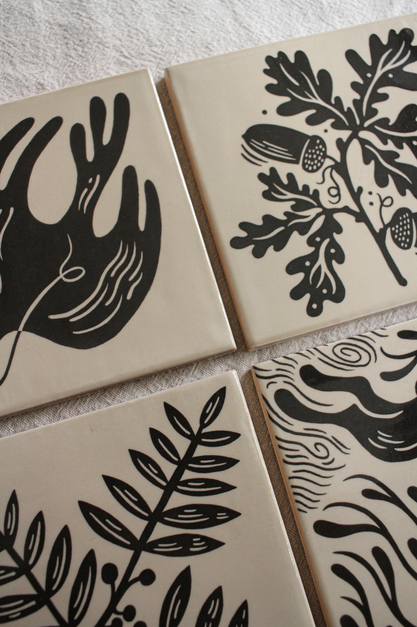 'Oak Leaf' Illustrated Ceramic Tile